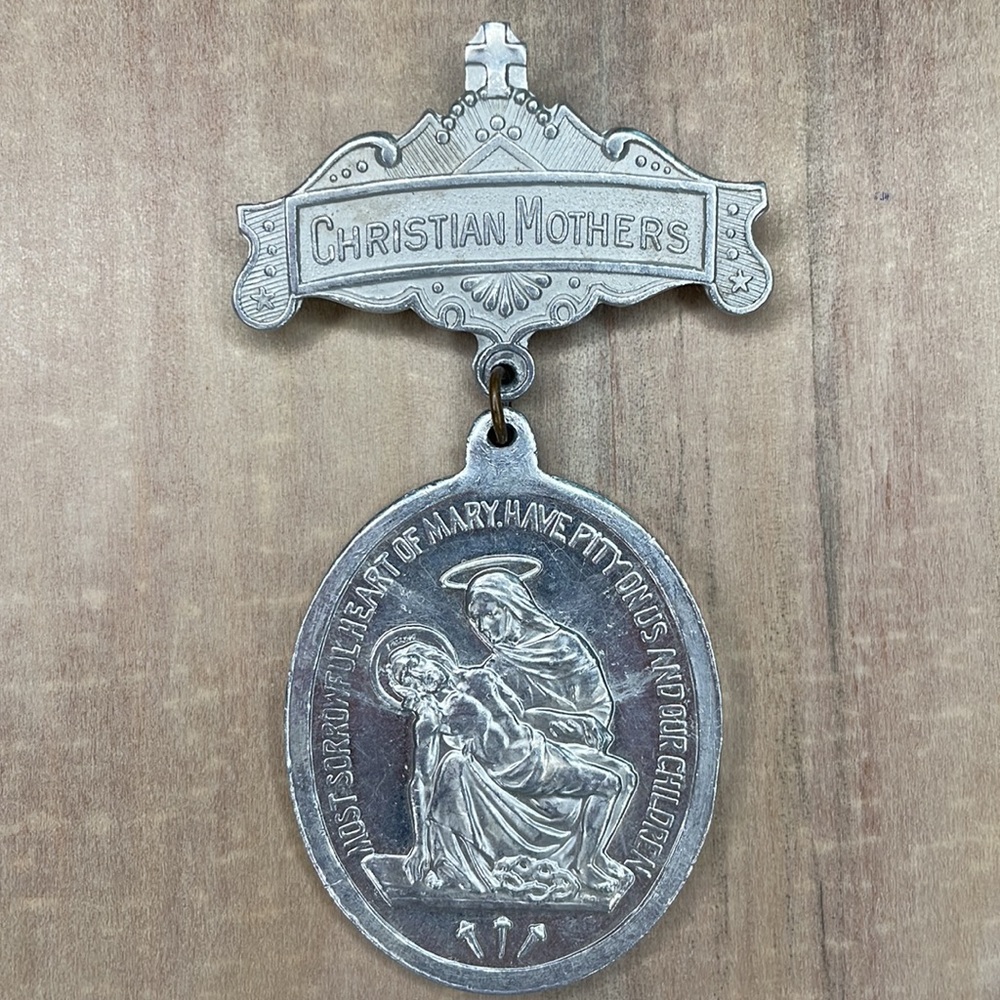 CONFRATERNITY OF CHRISTIAN MOTHERS
PIN